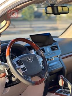 تۆیۆتا لاند کروزەر